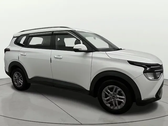 Used 2022 Kia Carens in Noida