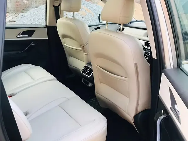 Used Mahindra Old Generation XUV700 AX 7 Diesel AT AWD Luxury Pack 7 STR [2021] in Lucknow