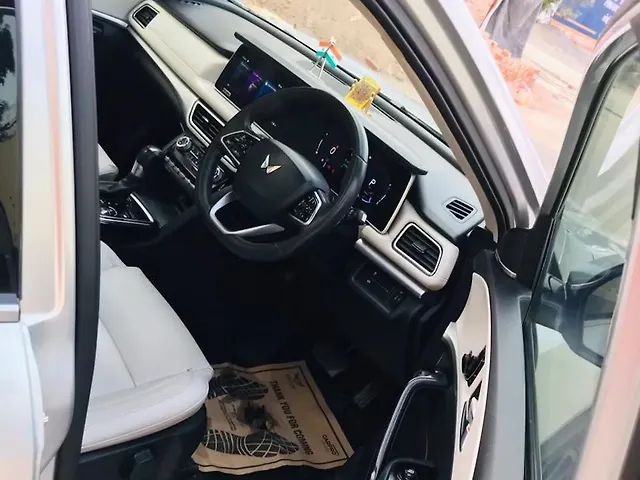 Used Mahindra Old Generation XUV700 AX 7 Diesel AT AWD Luxury Pack 7 STR [2021] in Lucknow