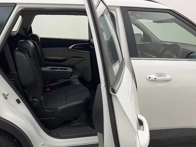 Used Kia Carens [2022-2023] Prestige Plus 1.4 Petrol MT 7 STR in Mumbai