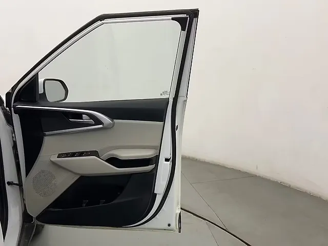 Used Kia Carens [2022-2023] Prestige Plus 1.4 Petrol MT 7 STR in Mumbai
