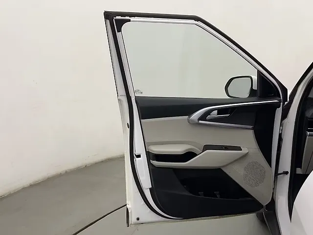 Used Kia Carens [2022-2023] Prestige Plus 1.4 Petrol MT 7 STR in Mumbai