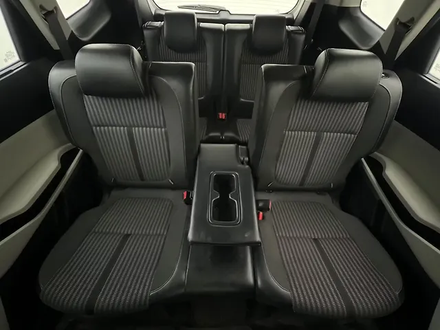 Used Kia Carens [2022-2023] Prestige Plus 1.4 Petrol MT 7 STR in Mumbai