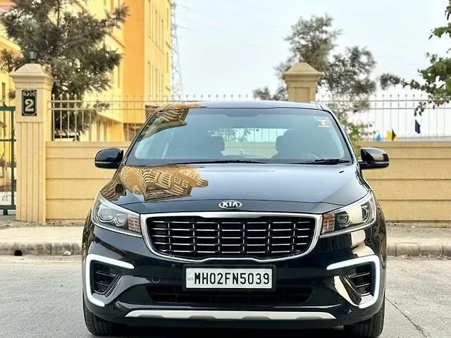 Used 2021 Kia Carnival in Thane