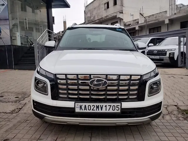 Used 2024 Hyundai Venue in Bangalore Used 2024 Hyundai Venue in Bangalore