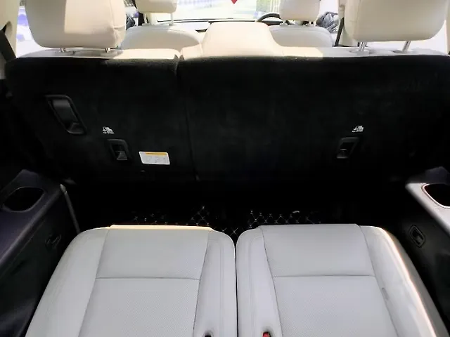 Used Mahindra Old Generation XUV700 AX 7 Diesel MT 7 STR [2023-2024] in Kolkata