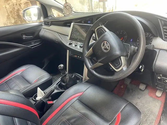 Used Toyota Innova Crysta [2016-2020] 2.4 G 7 STR [2016-2017] in Lucknow