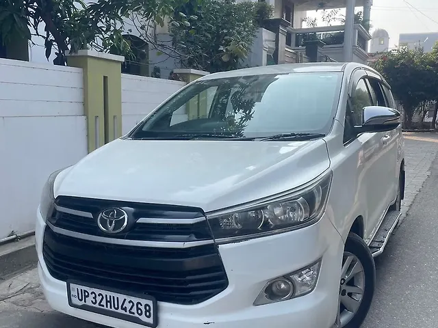 Used Toyota Innova Crysta [2016-2020] 2.4 G 7 STR [2016-2017] in Lucknow