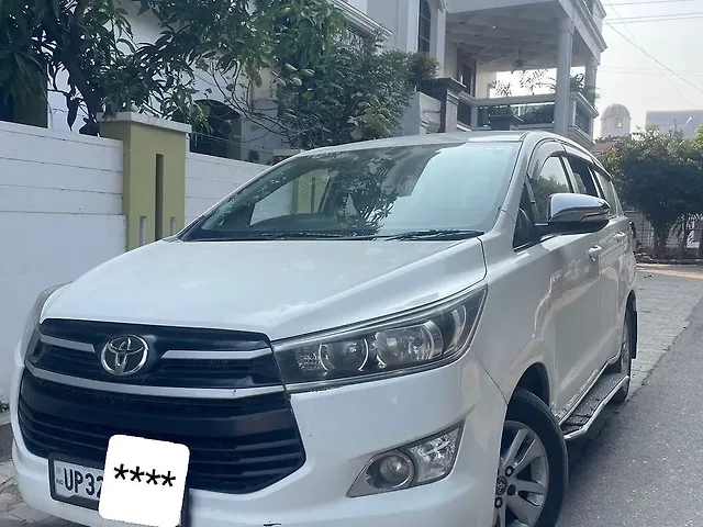 Used Toyota Innova Crysta [2016-2020] 2.4 G 7 STR [2016-2017] in Lucknow