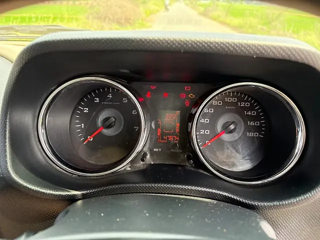 Used Mahindra TUV300 [2015-2019] T10 Dual Tone in Erode