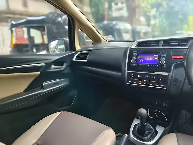 Used Honda Jazz [2015-2018] V Petrol in Mumbai