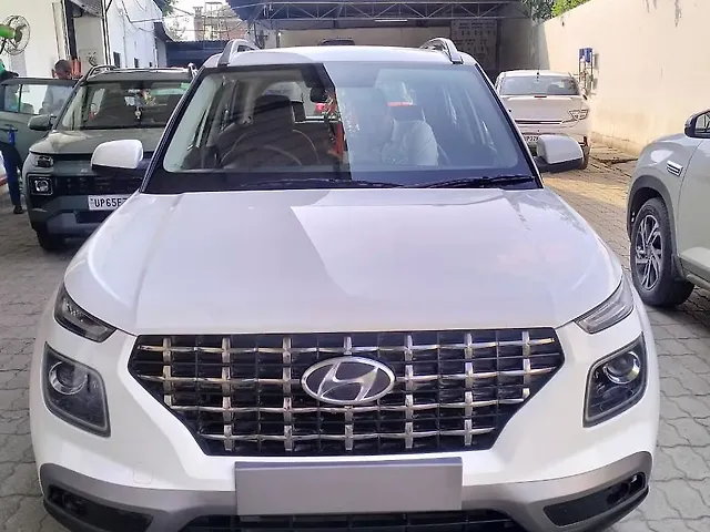 Used 2022 Hyundai Venue in Azamgarh Used 2022 Hyundai Venue in Azamgarh