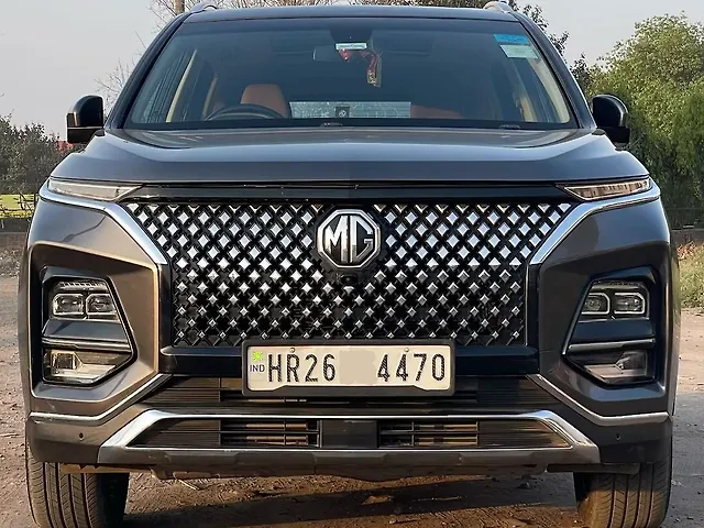 Used 2023 MG Hector Plus in Delhi