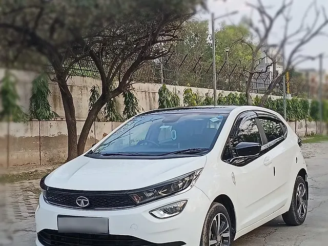 Used 2023 Tata Altroz in Delhi