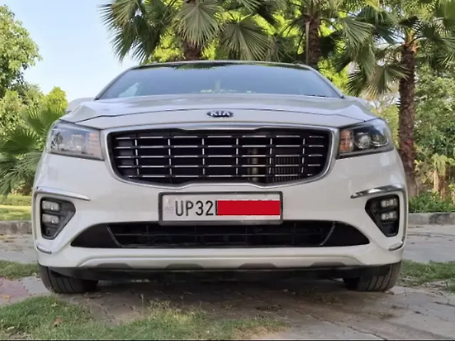 Used 2020 Kia Carnival in Lucknow