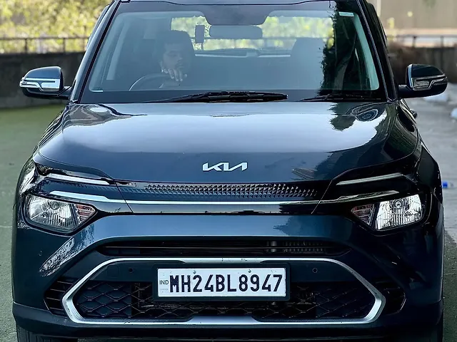 Used 2022 Kia Carens in Mumbai