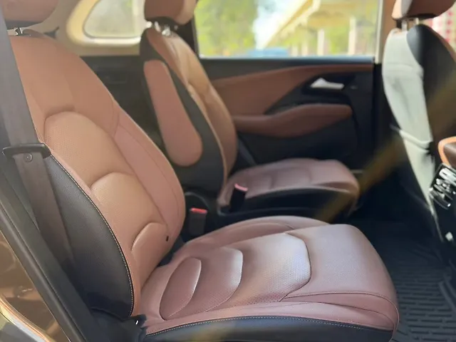 Used MG Hector Plus [2023-2025] Sharp Pro 1.5 Turbo Petrol CVT 6 STR in Mumbai