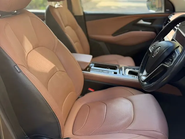 Used MG Hector Plus [2023-2025] Sharp Pro 1.5 Turbo Petrol CVT 6 STR in Mumbai