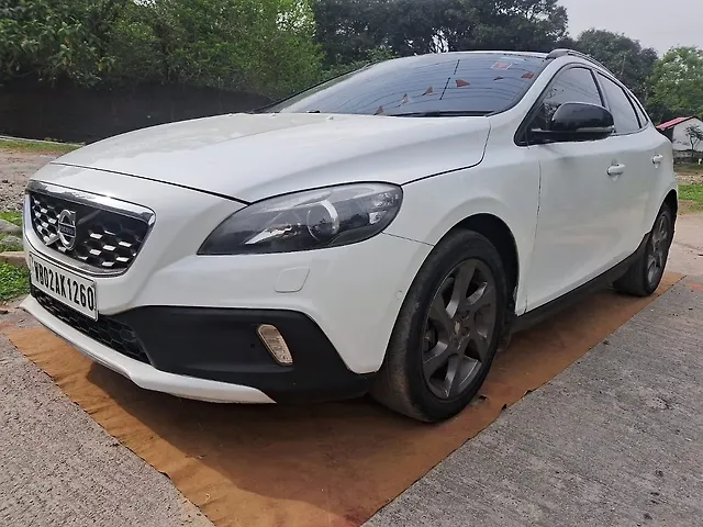 Used Volvo V40 [2016-2019] D3 R-Design in Siliguri