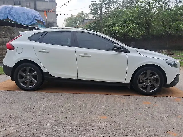 Used Volvo V40 [2016-2019] D3 R-Design in Siliguri