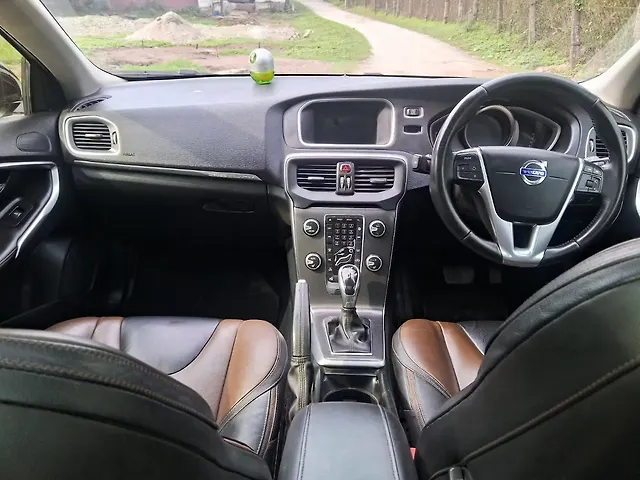 Used Volvo V40 [2016-2019] D3 R-Design in Siliguri