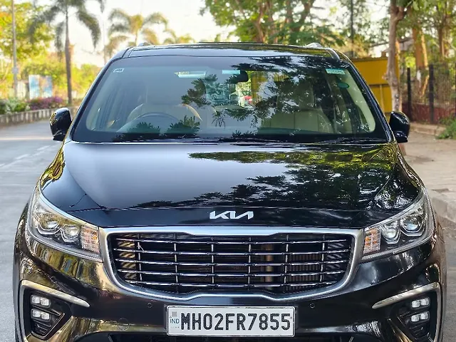 Used 2022 Kia Carnival in Mumbai