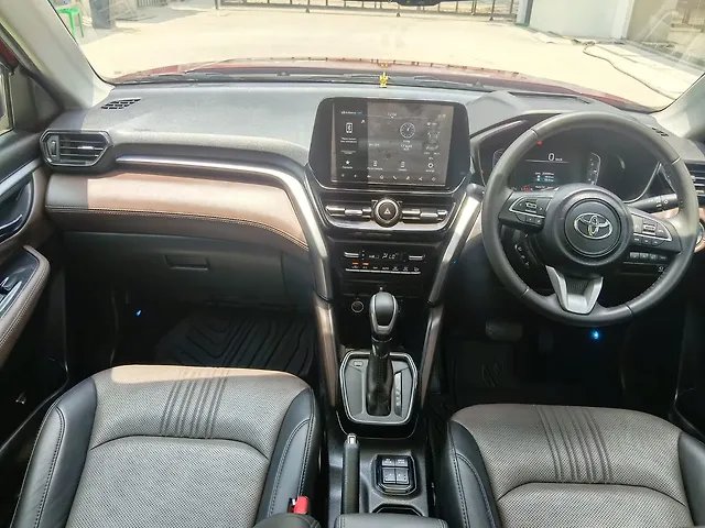 Used Toyota Urban Cruiser Hyryder V Hybrid [2023-2025] in Bangalore