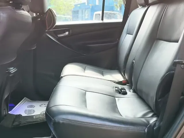 Used Toyota Innova Crysta [2016-2020] 2.4 G 8 STR [2016-2017] in Mumbai