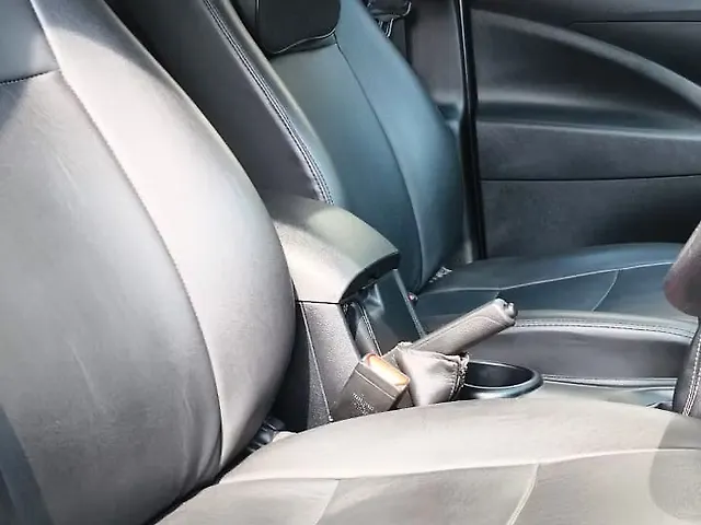 Used Toyota Innova Crysta [2016-2020] 2.4 G 8 STR [2016-2017] in Mumbai