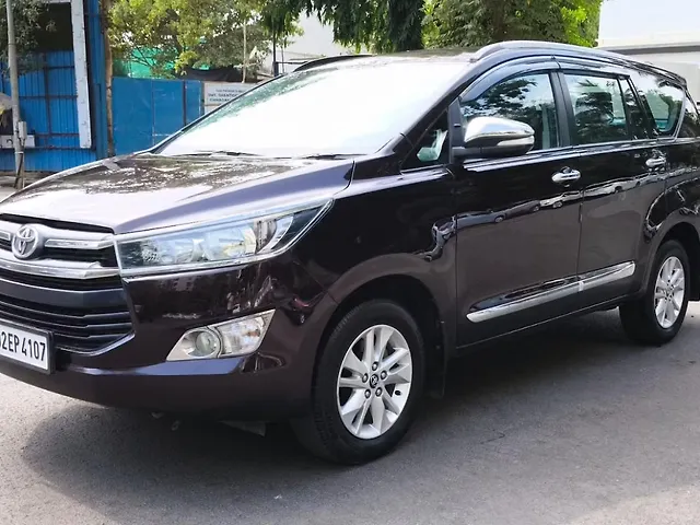 Used Toyota Innova Crysta [2016-2020] 2.4 G 8 STR [2016-2017] in Mumbai