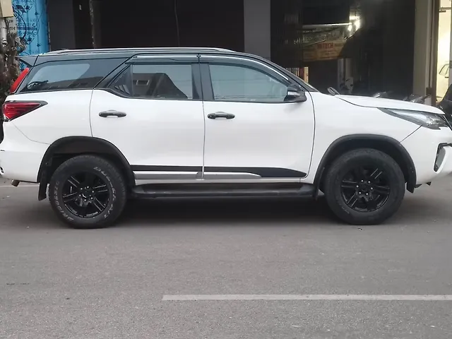 Used Toyota Fortuner [2016-2021] 2.7 4x2 AT [2016-2020] in Kanpur