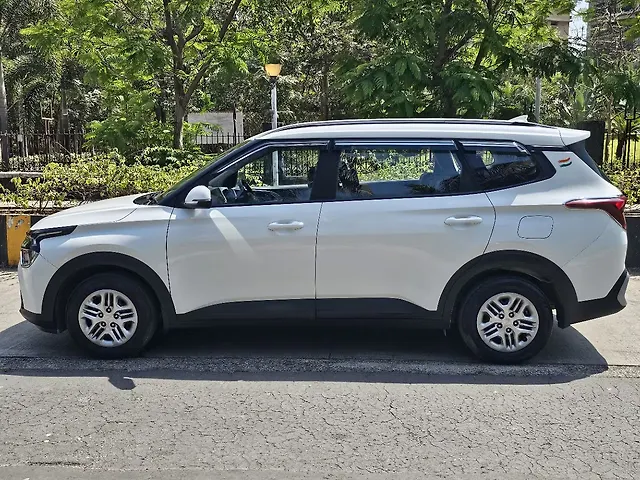 Used Kia Carens [2022-2023] Prestige 1.5 Petrol MT 7 STR in Mumbai