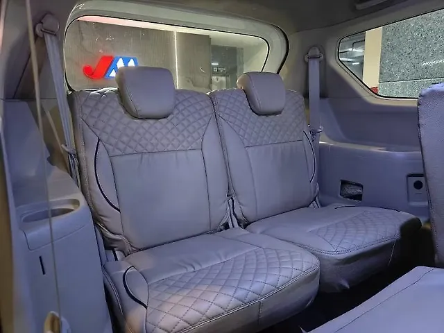 Used Maruti Suzuki Ertiga [2018-2022] VXi AT in Ahmedabad