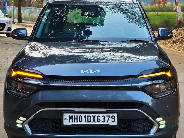 Used 2022 Kia Carens in Mumbai