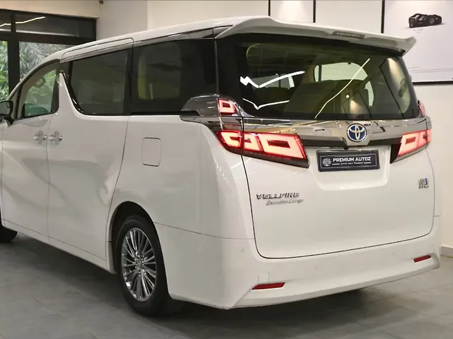Used Toyota Vellfire VIP – Executive Lounge Hybrid (Electric + Petrol) Automatic in Delhi