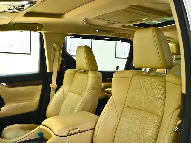 Used Toyota Vellfire VIP – Executive Lounge Hybrid (Electric + Petrol) Automatic in Delhi