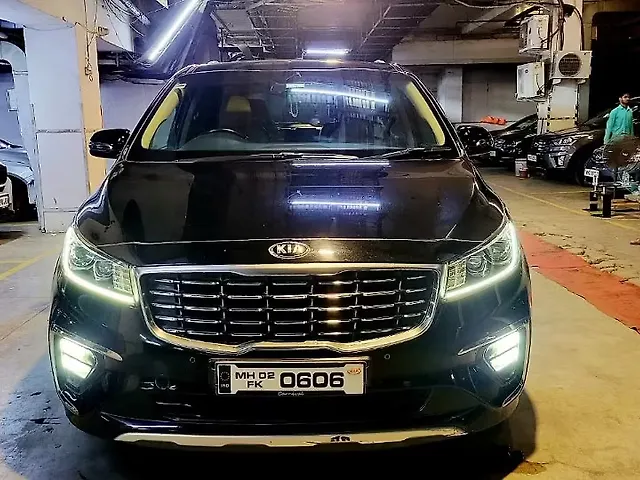 Used 2020 Kia Carnival in Mumbai