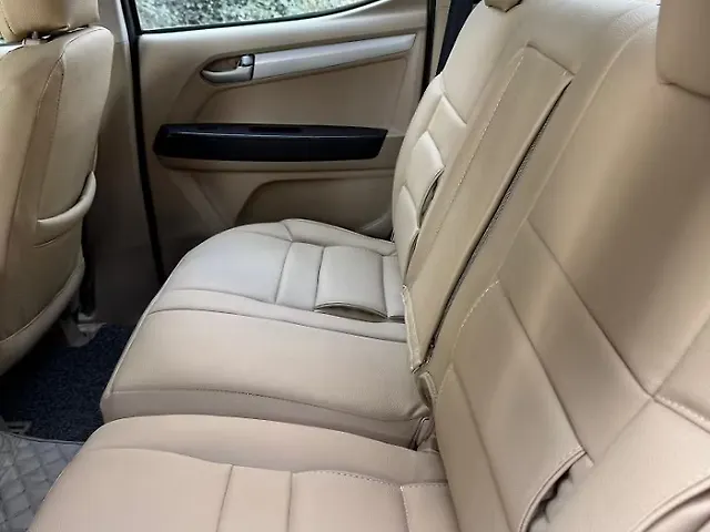 Used Isuzu D-Max V-Cross [2016-2018] 4x4 in Zirakpur