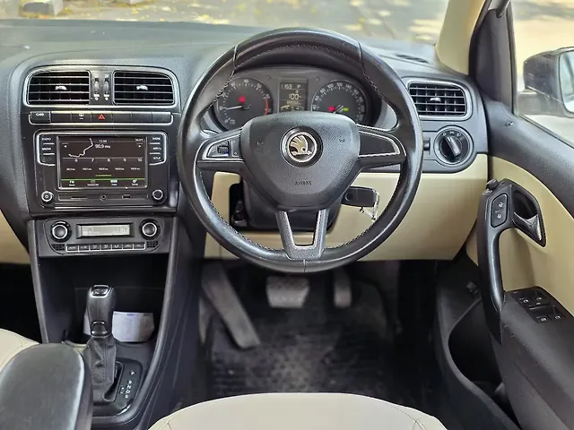 Used Skoda Rapid Ambition 1.6 MPI AT in Mumbai