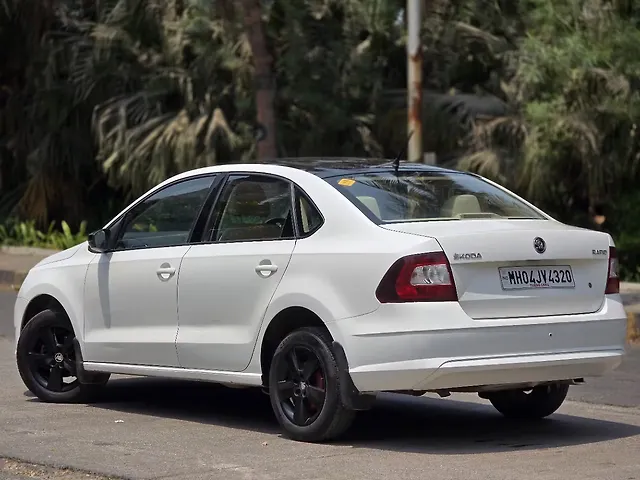 Used Skoda Rapid Ambition 1.6 MPI AT in Mumbai