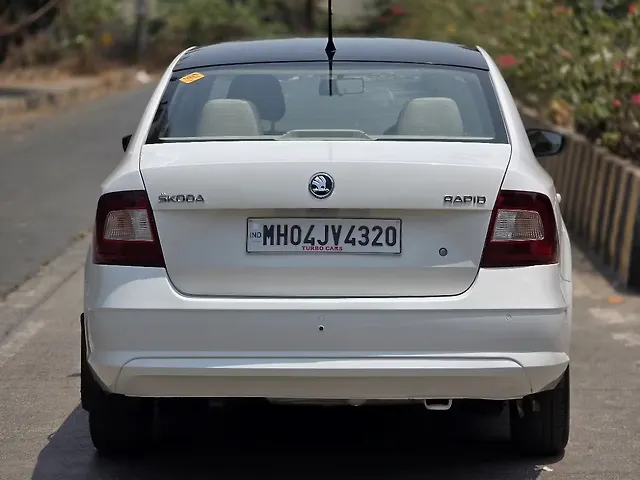 Used Skoda Rapid Ambition 1.6 MPI AT in Mumbai