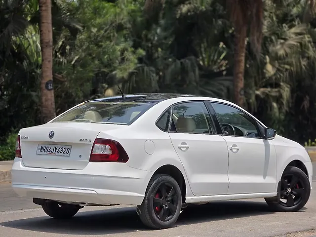 Used Skoda Rapid Ambition 1.6 MPI AT in Mumbai
