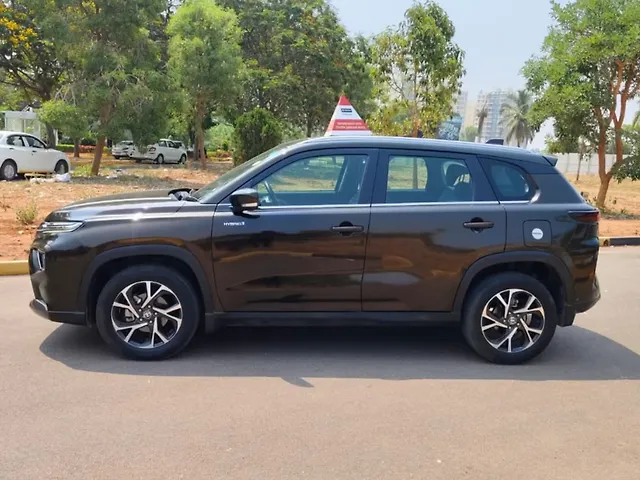 Used Toyota Urban Cruiser Hyryder G Hybrid [2023-2025] in Bangalore