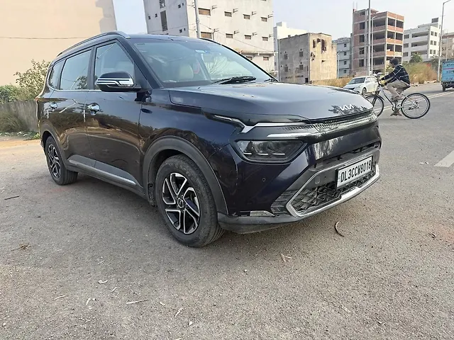 Used 2022 Kia Carens in Delhi