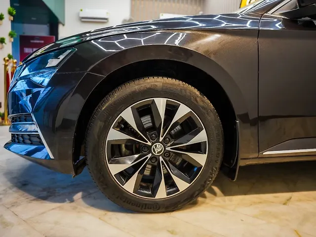Used Skoda Superb [2020-2023] L&K AT in Delhi