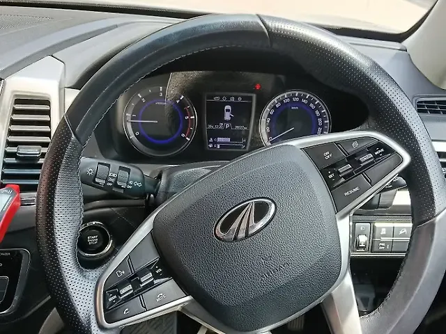 Used Mahindra Alturas G4 2WD High AT in Delhi