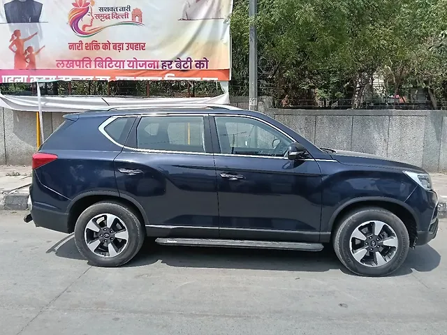 Used Mahindra Alturas G4 2WD High AT in Delhi