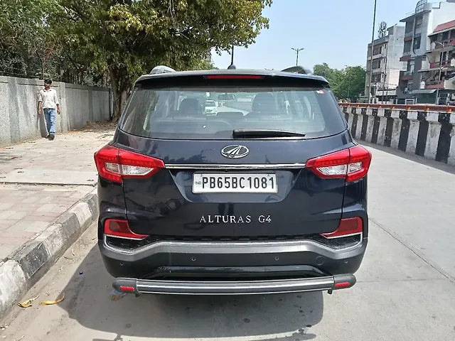 Used Mahindra Alturas G4 2WD High AT in Delhi