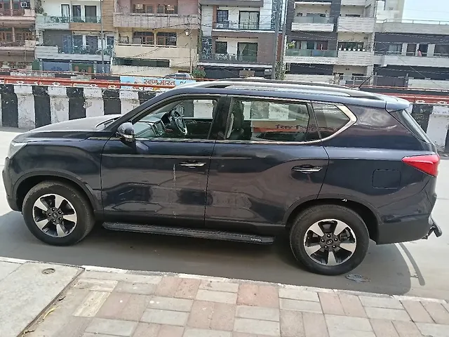Used Mahindra Alturas G4 2WD High AT in Delhi