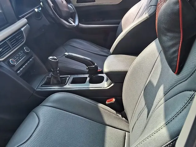 Used Mahindra Old Generation XUV700 MX 2WD Diesel 2.2L Turbo Manual 7 STR in Lucknow